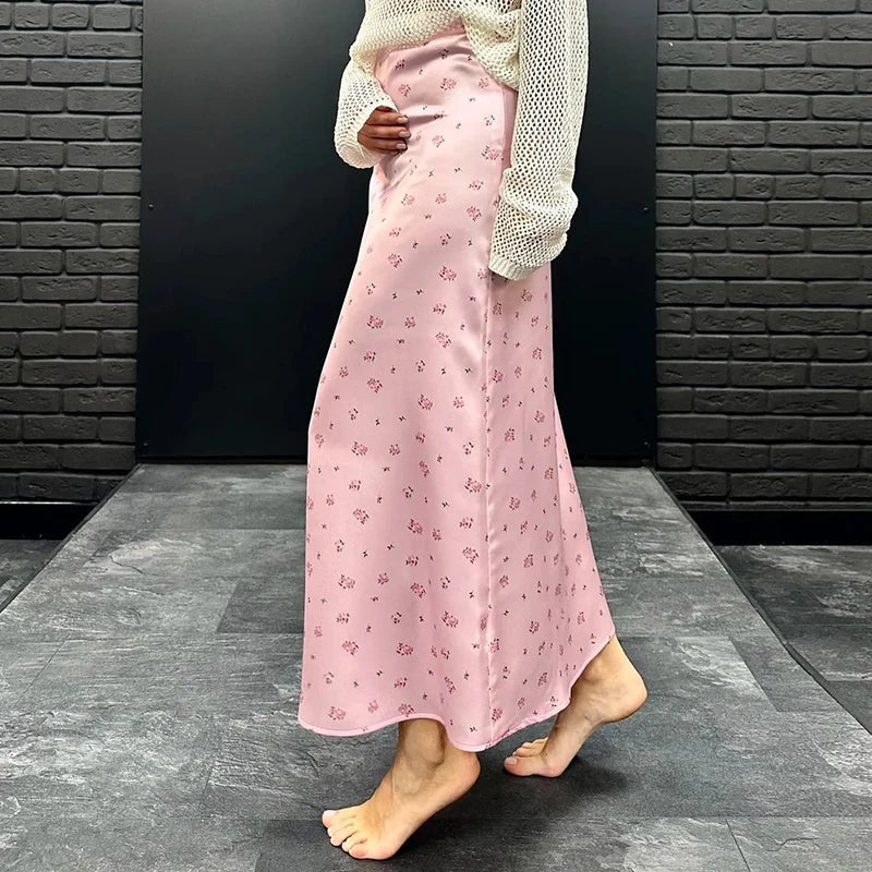Kate mönstrad satinkjol i midi-modell med hög midja