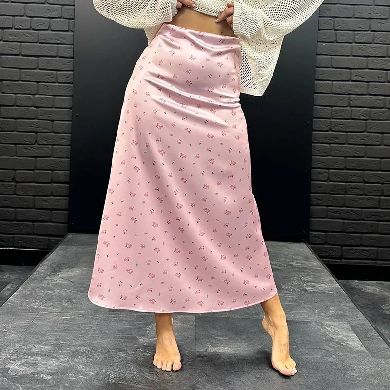 Kate mönstrad satinkjol i midi-modell med hög midja