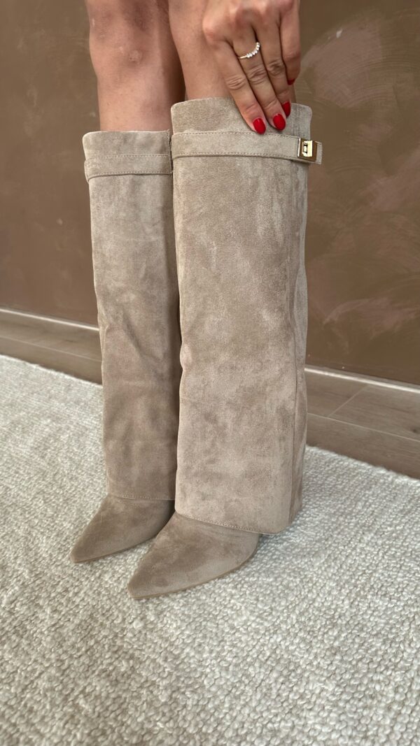 Kyla mockaboots