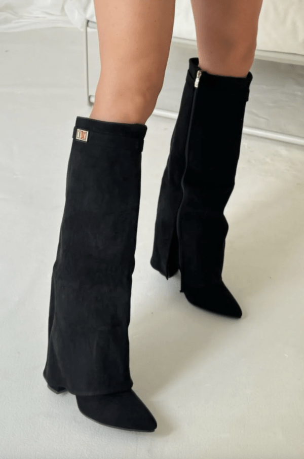 Kyla mockaboots