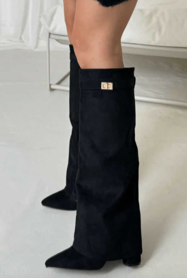 Kyla mockaboots