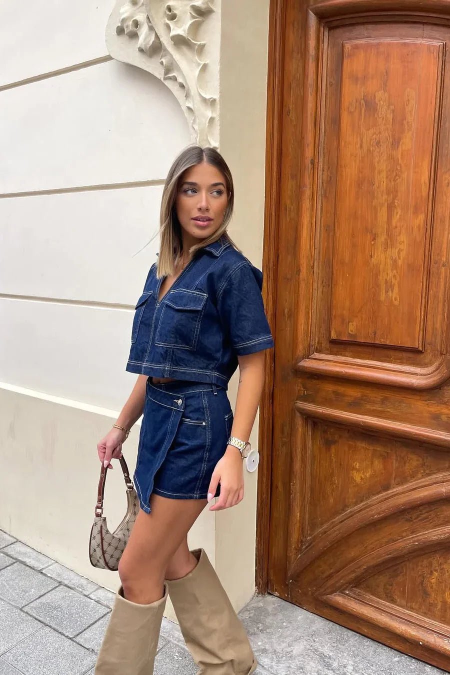 Leslie set med kort topp och skort