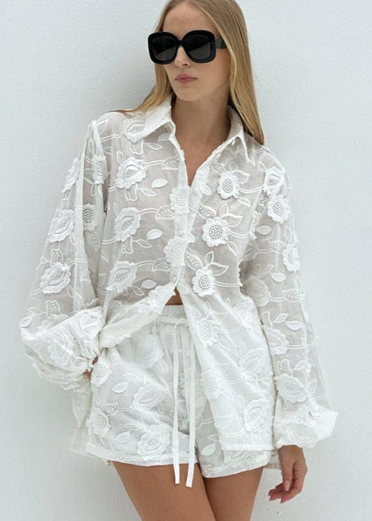 Lily transparent broderad skjorta och set med shorts med hög midja