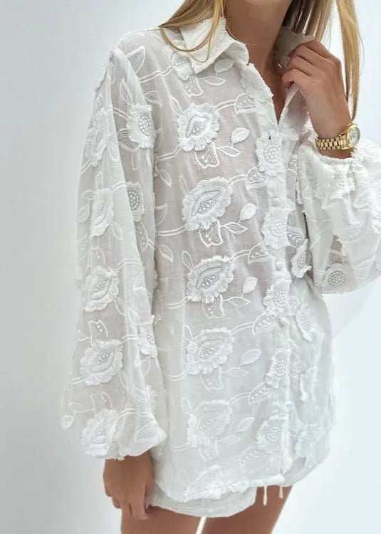 Lily transparent broderad skjorta och set med shorts med hög midja