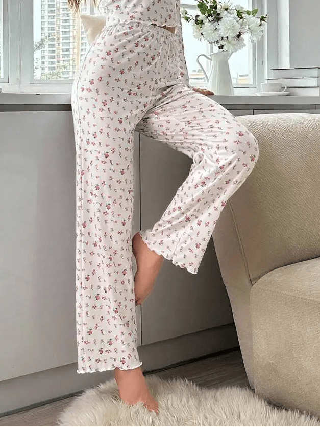 Blommigt pyjamaset med lång ärm