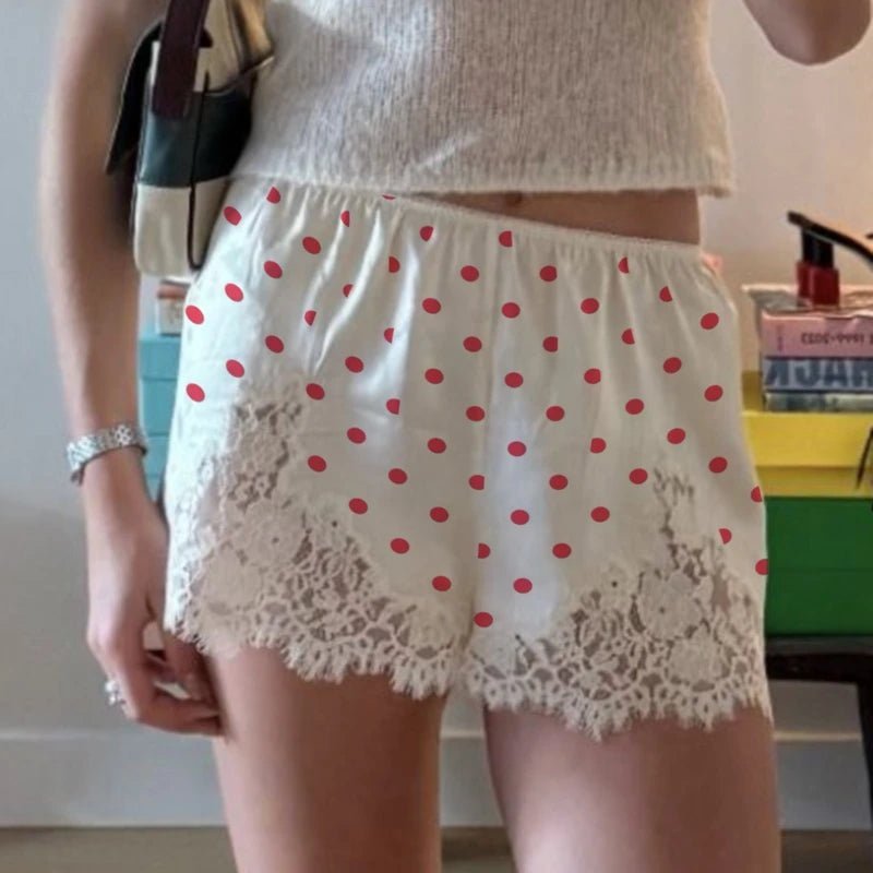 Lucy shorts i prickig satäng med spets