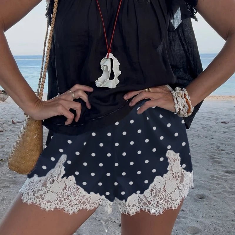 Lucy shorts i prickig satäng med spets