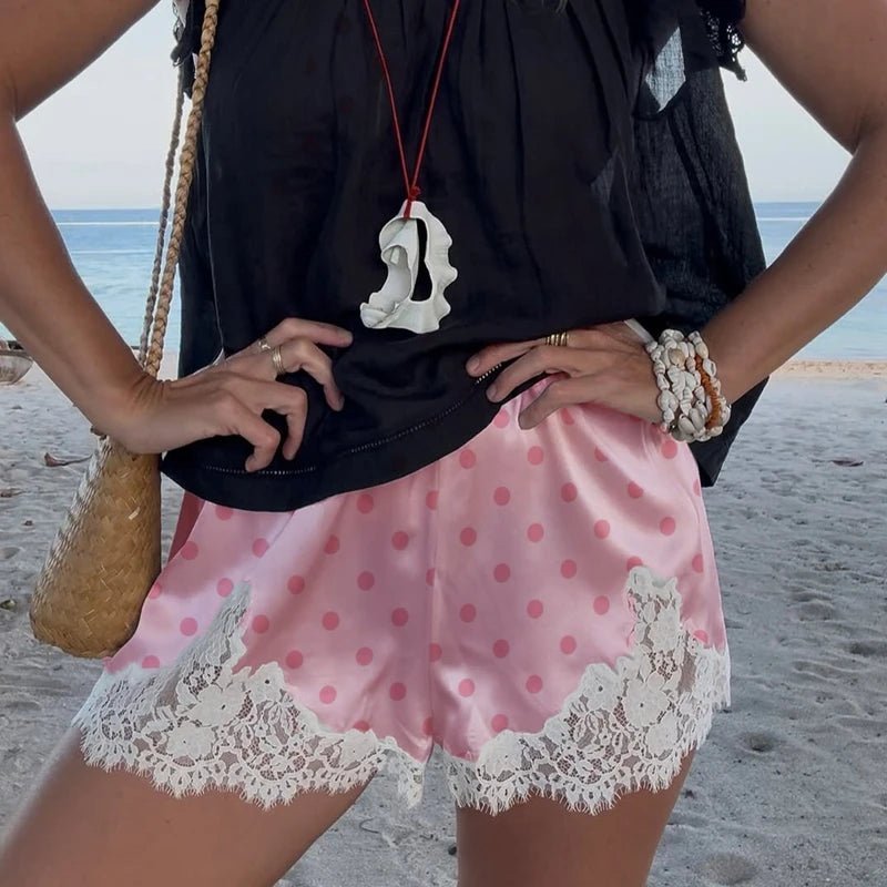 Lucy shorts i prickig satäng med spets