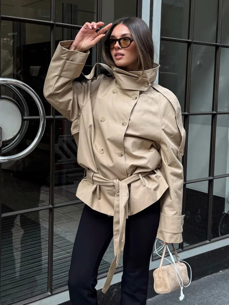 Melanie kort trenchcoat med ståkrage