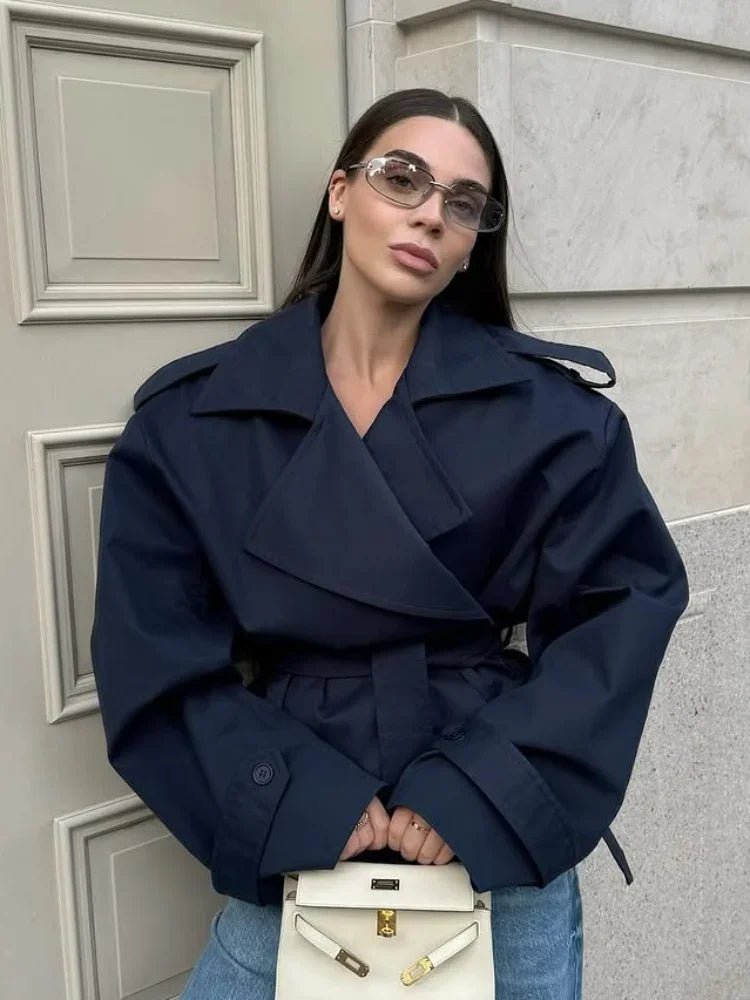 Molly kort trenchcoat med skärp
