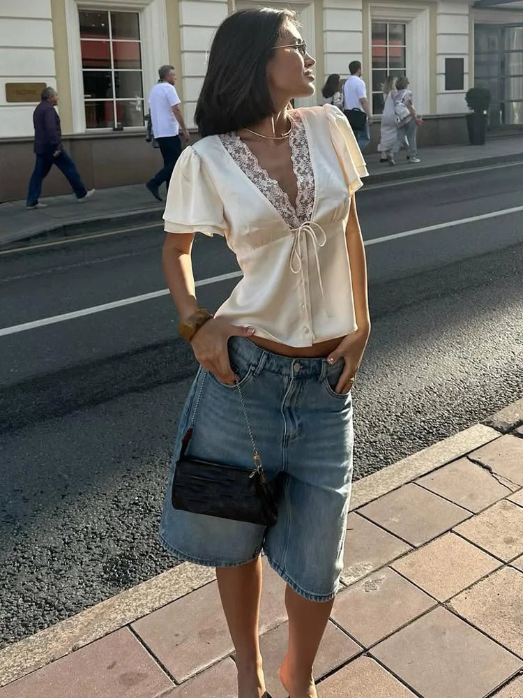 Nathalie satinblus med spets
