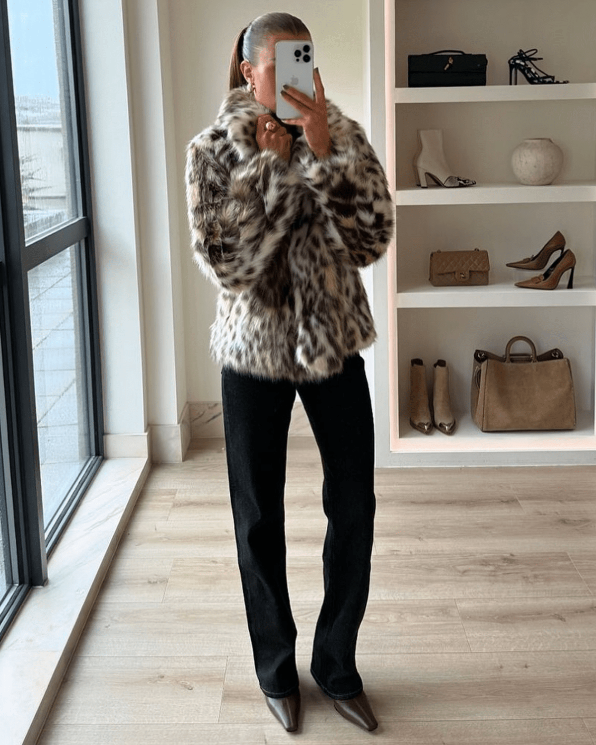 Nora leopardmönstrad kappa i fuskpäls