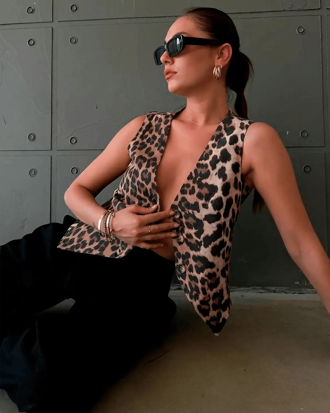 Pilar väst med leopardmönster