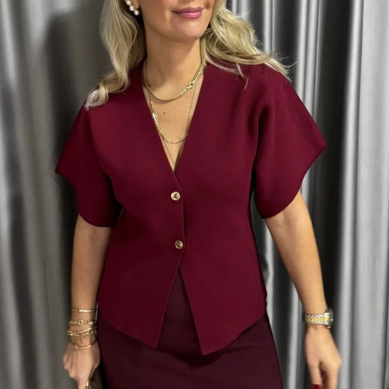 Ribbstickad cardigan med V-ringning och knappar