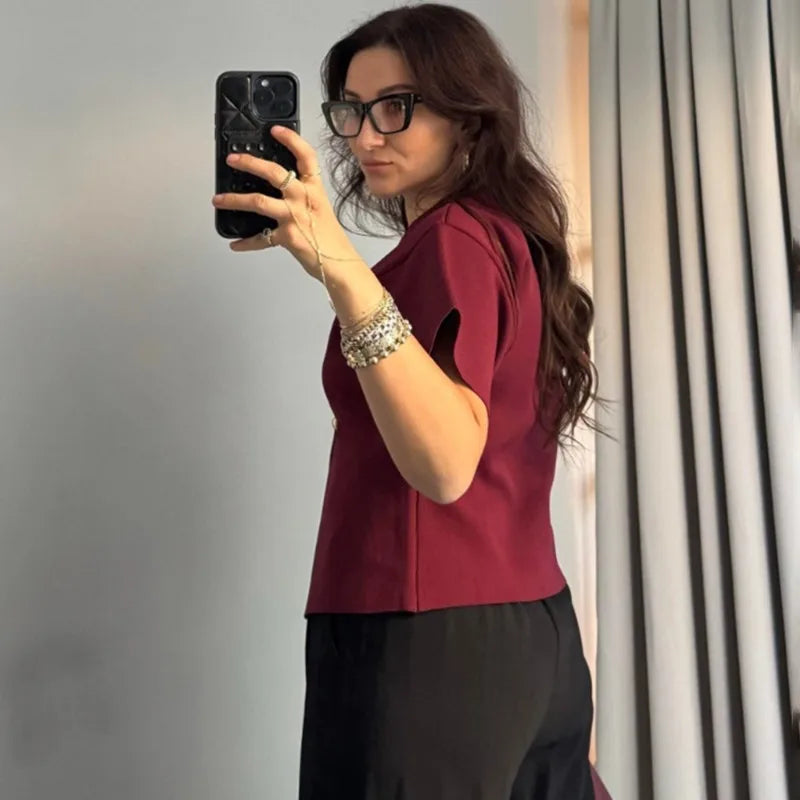 Ribbstickad cardigan med V-ringning och knappar