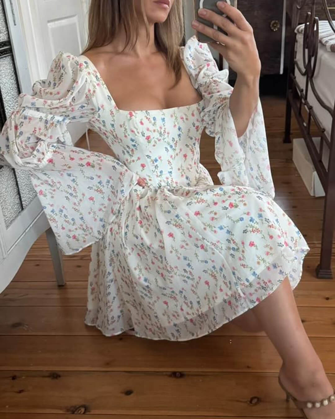 Rose volangprydd miniklänning med bara axlar