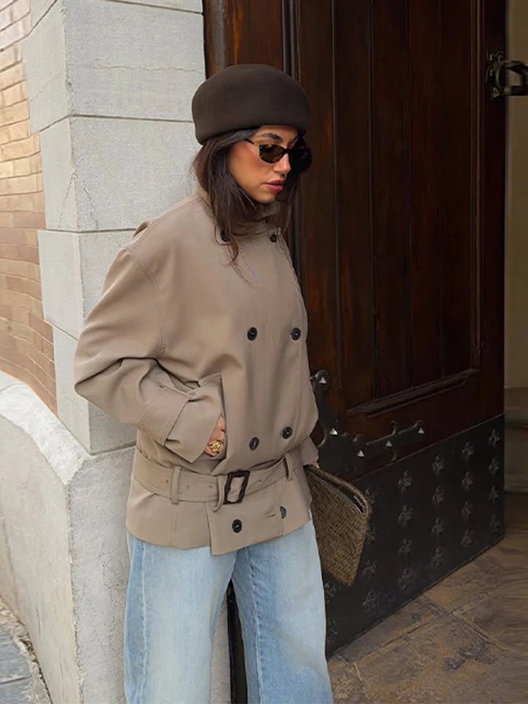 Saddie kort trenchcoat med skärp