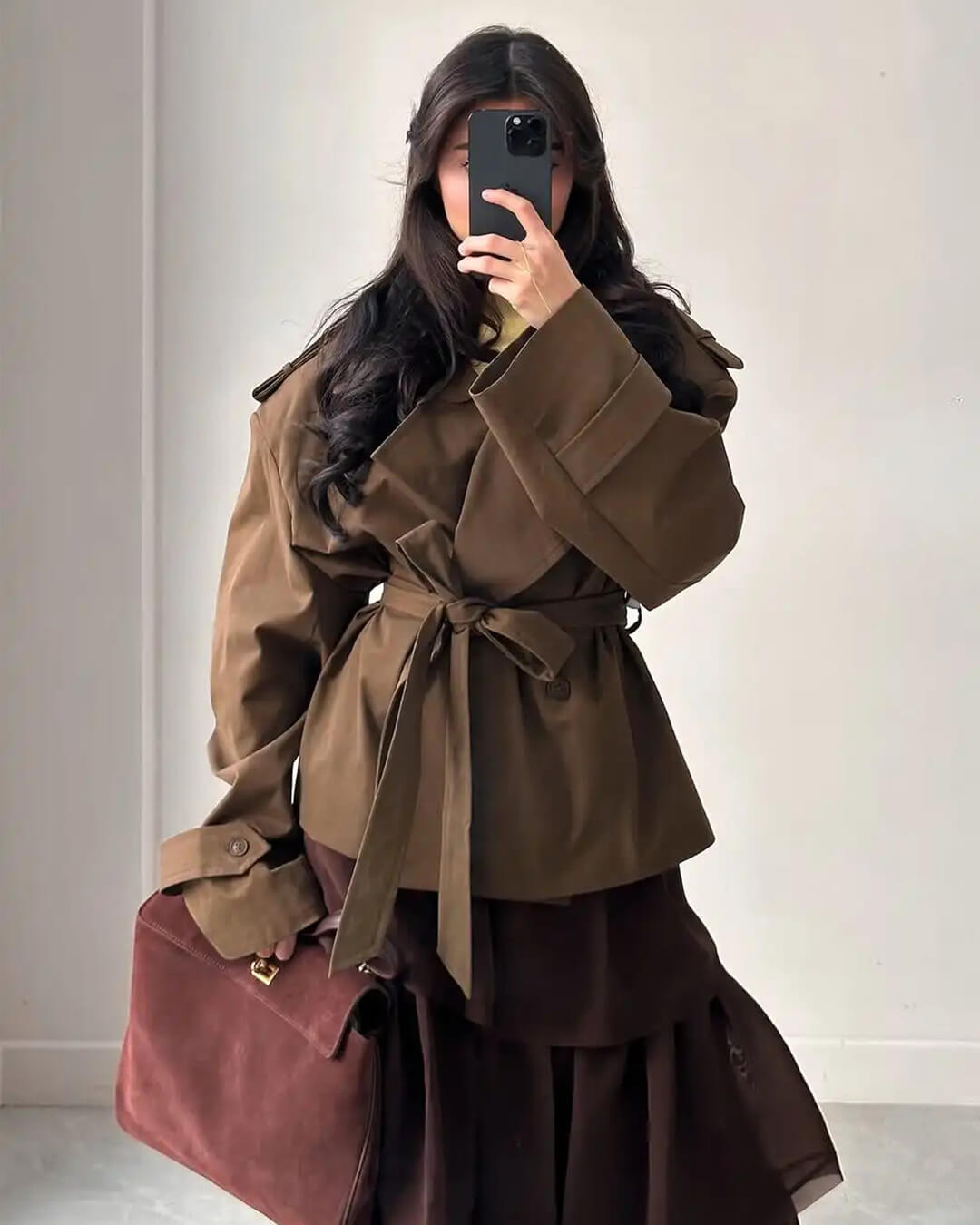 Sandy kort trenchcoat med snörning