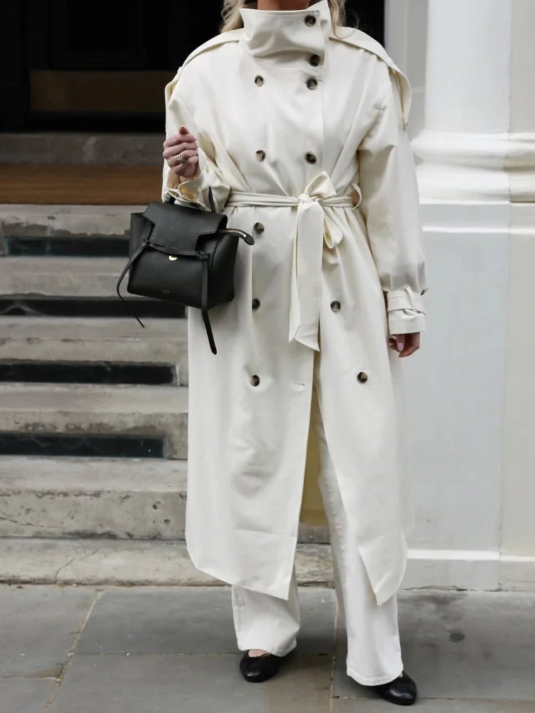 Sarahs trenchcoat med hög krage och skärp