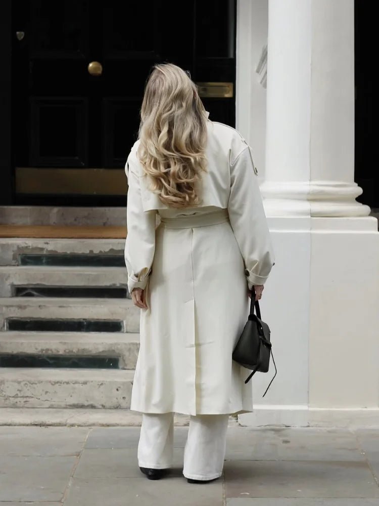 Sarahs trenchcoat med hög krage och skärp