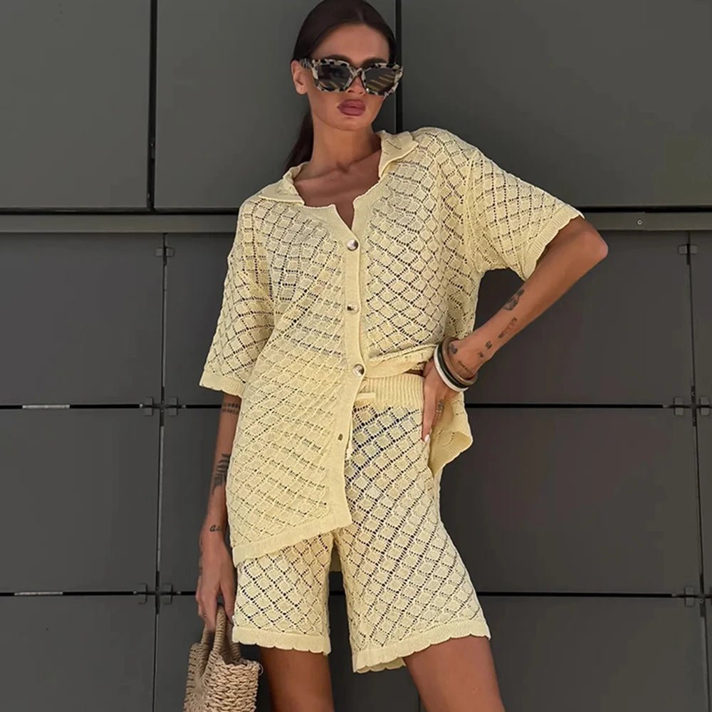 Selene stickat set med kofta och shorts
