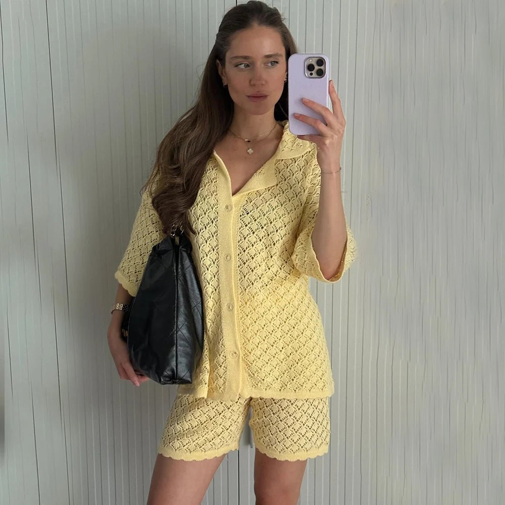 Selene stickat set med kofta och shorts