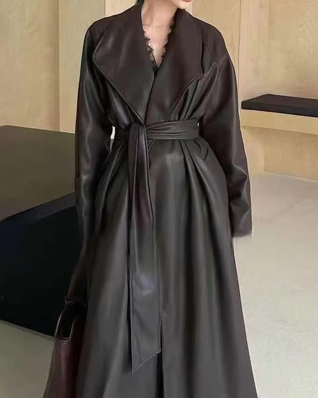 Shiela lång trenchcoat i konstläder