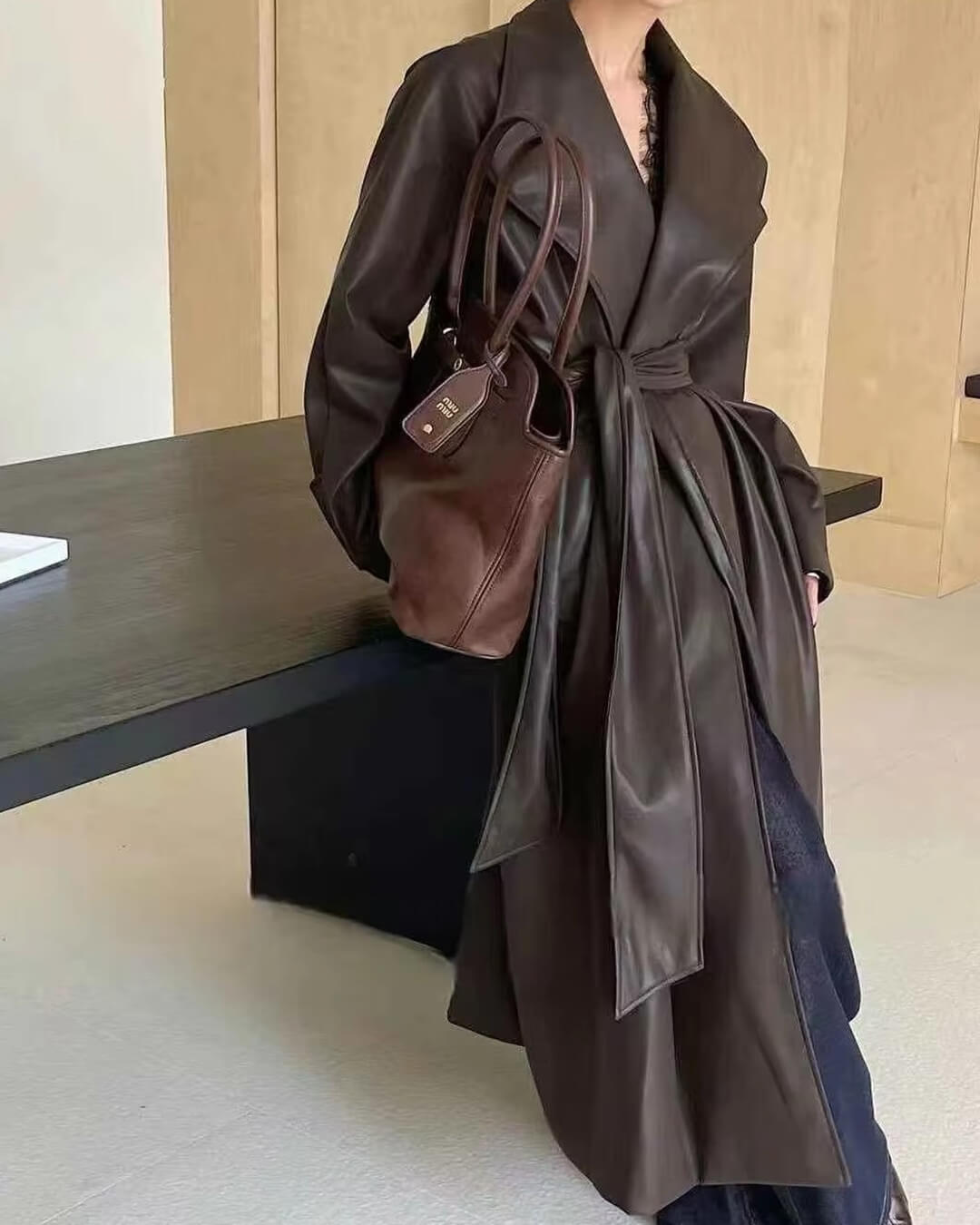 Shiela lång trenchcoat i konstläder