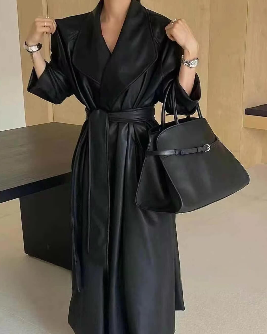 Shiela lång trenchcoat i konstläder