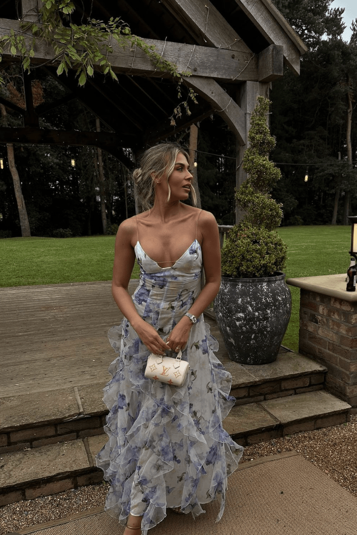 Shirley maxiklänning med blommönster och volanger