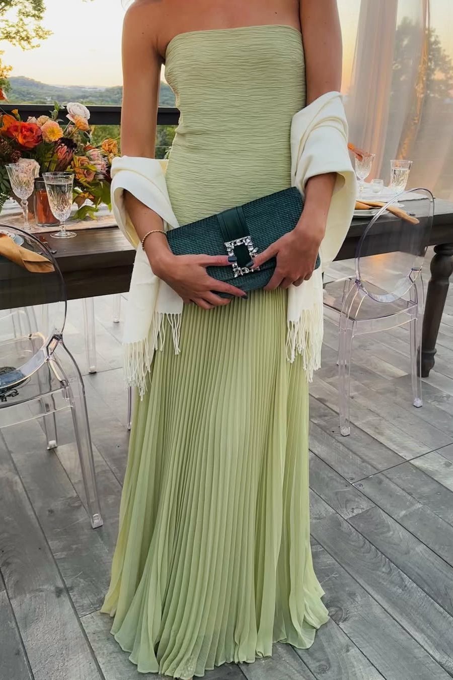 Skyla axelbandslös maxiklänning