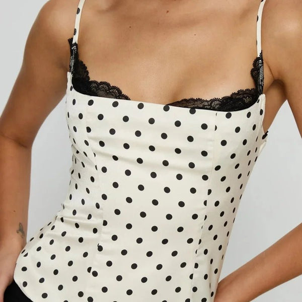 Sofias prickiga camisole med spetskant