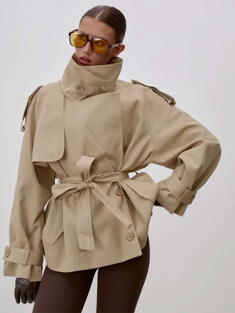 Sonia trenchcoat med snörning och ståkrage