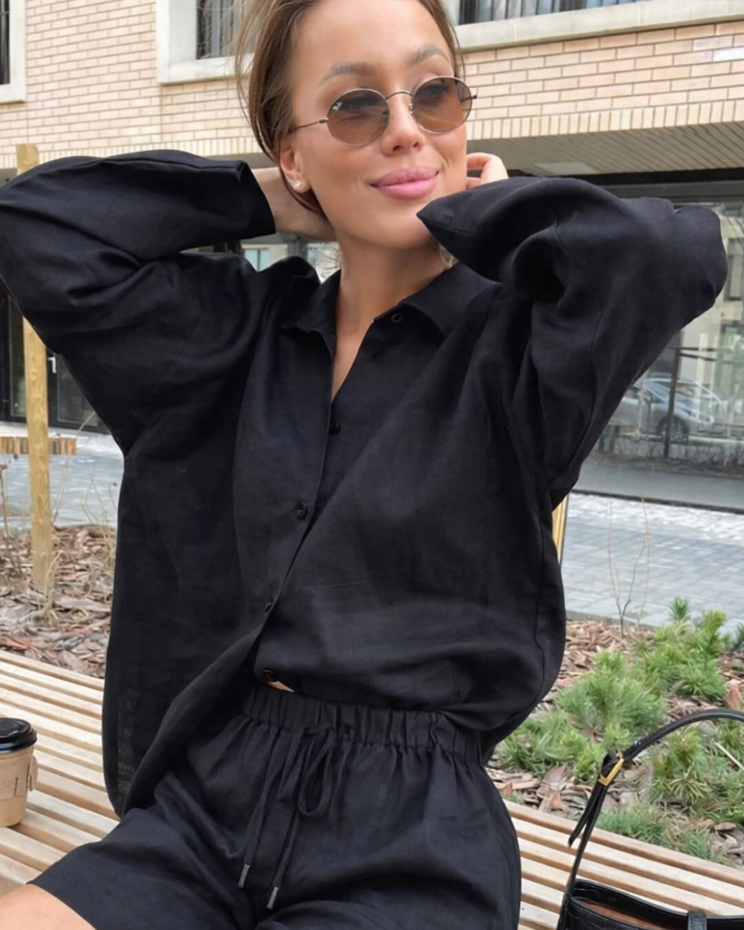 Sophia set med skjorta med knappar och shorts med dragsko