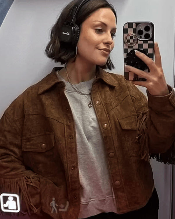 Sophia mockajacka med fransar