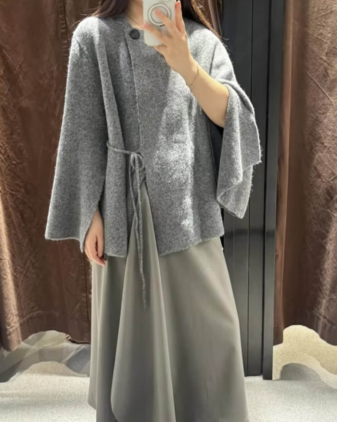 Suzette cardigan med slits och fladdermusärmar