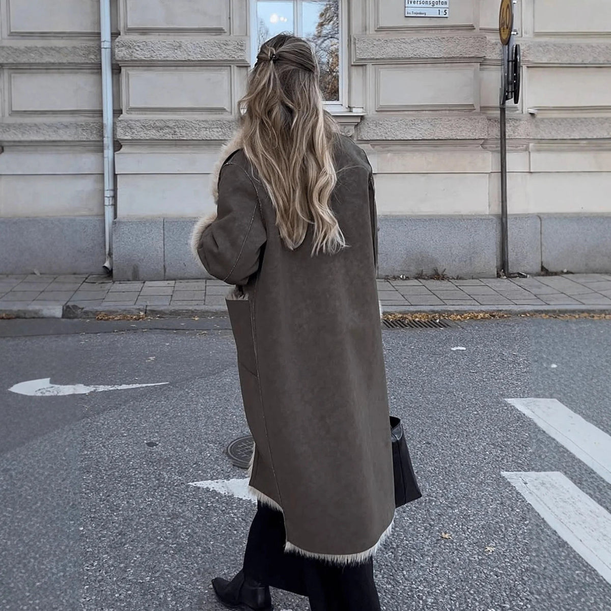 Sydney lång kappa i mocka- och pälsimitation