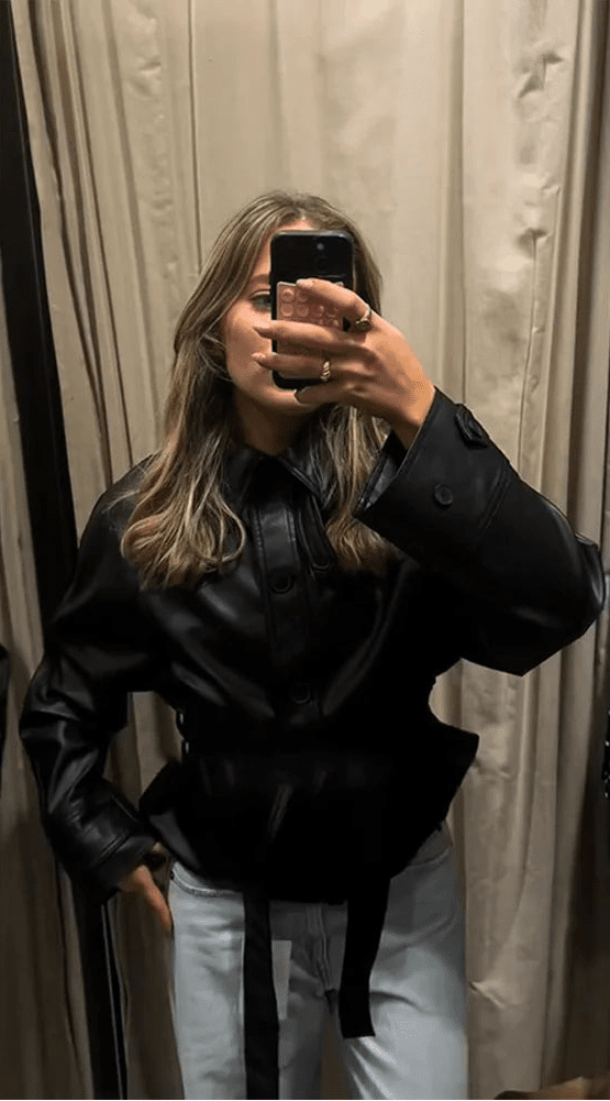 Tabitha jacka i konstläder med skärp