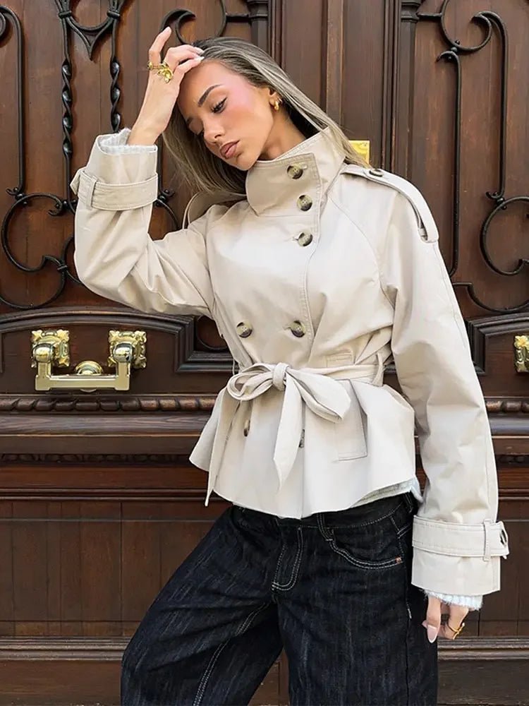 Thea kort trenchcoat med skärp