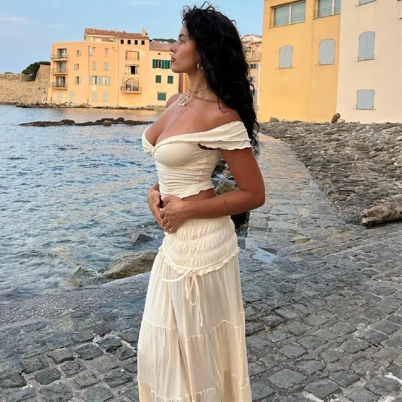 Zendaya set med volangprydd croppad topp och maxikjol