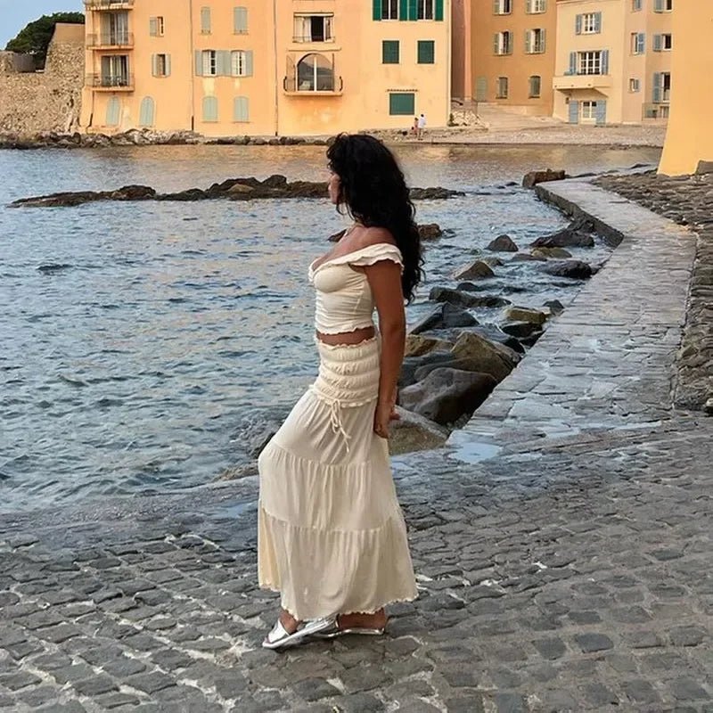Zendaya set med volangprydd croppad topp och maxikjol